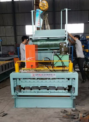 滄州地鑫供應邳州加寬840/900型雙層壓瓦機，配套覆膜機，現貨銷售